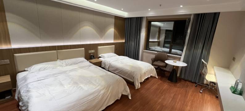 碌曲大酒店图片