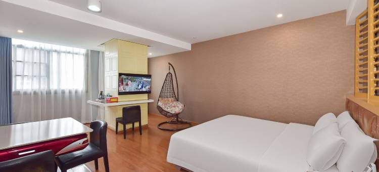 爱丽斯优迪酒店(都匀西山大桥石板古街店)图片