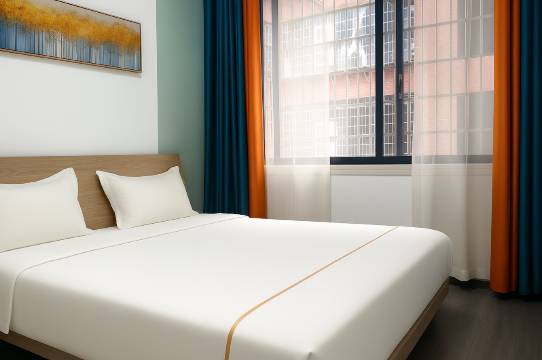 小鹿民宿(中心医院万达广场店)