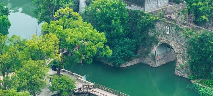 盐官潮乐之城灯影客栈图片