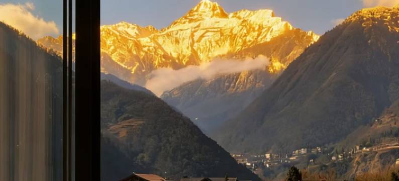 丽宽温泉酒店(海螺沟磨西古镇店)图片