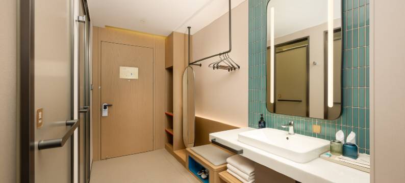 泸定智选假日酒店图片