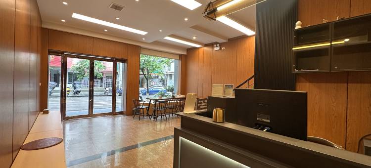 简里酒店(咸宁通山月亮湾夜市城店)图片
