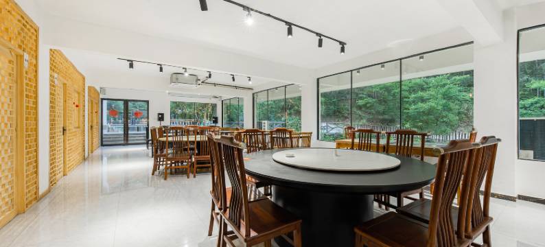 泾宿·木兮•夏日露营风溯溪亲子度假避暑氧宿图片