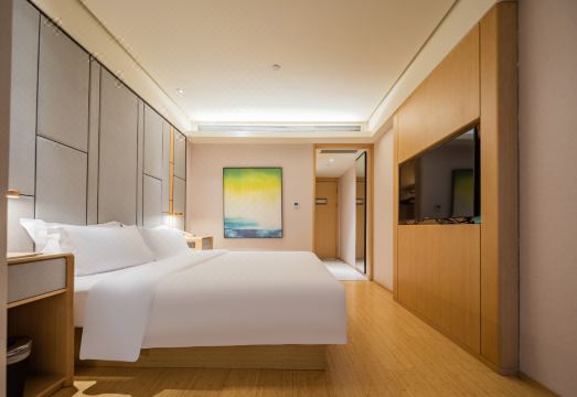 JI Hotel (Chengdu Tianfu Square) Hotel Overview