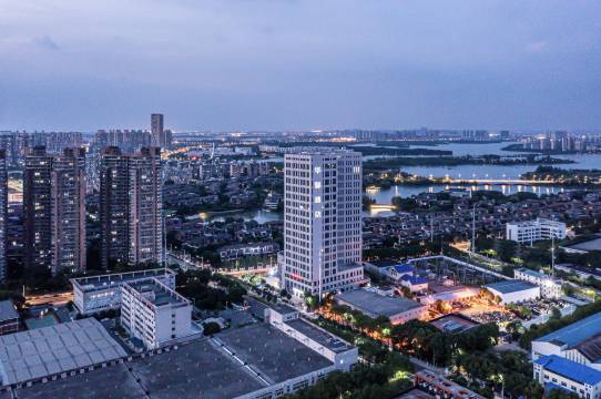 华馨酒店(武汉金银湖五环体育中心店)