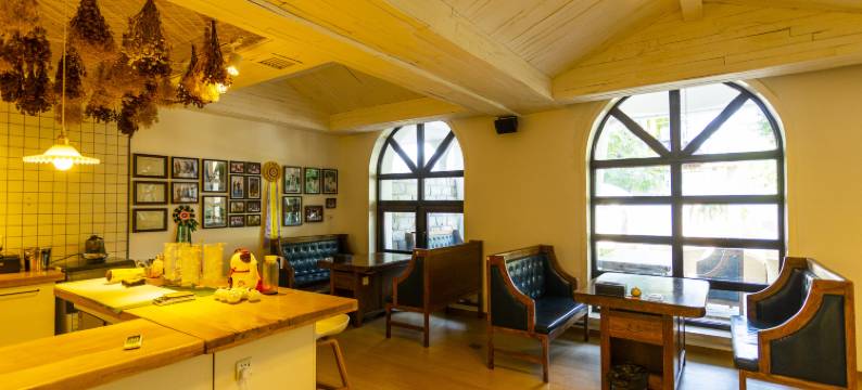 萌翻酒店(保定韩庄华电二校店)图片