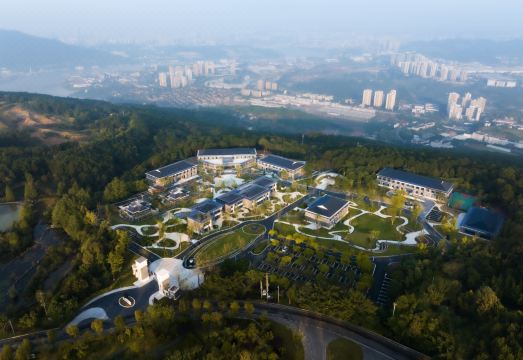 Rongjing Hotel (Western Financial Training Center) over view