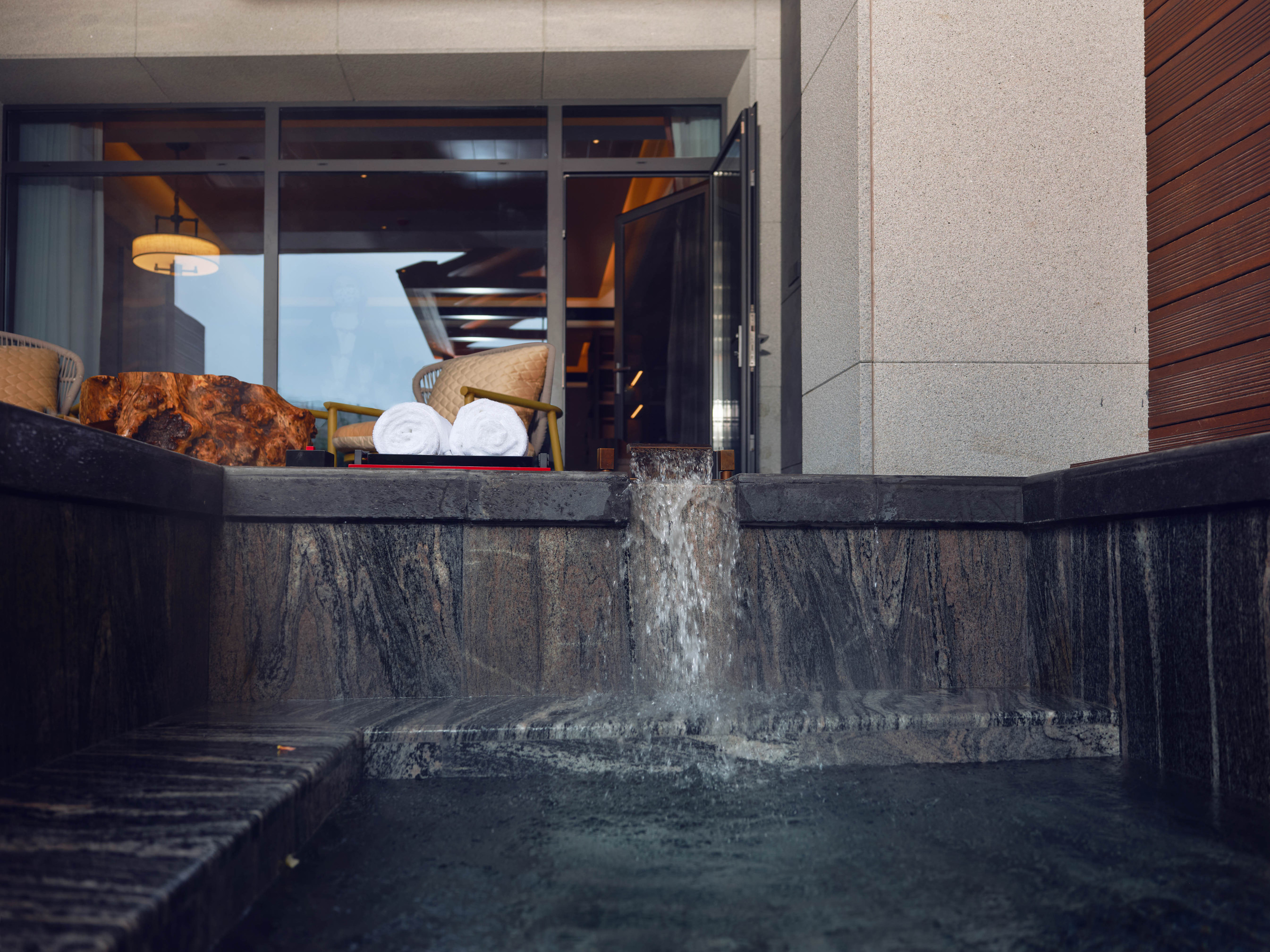 Hanzhong North Shore YunJing Hotel Over view