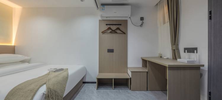 华安轻奢影音式公寓(宁波老外滩店)图片