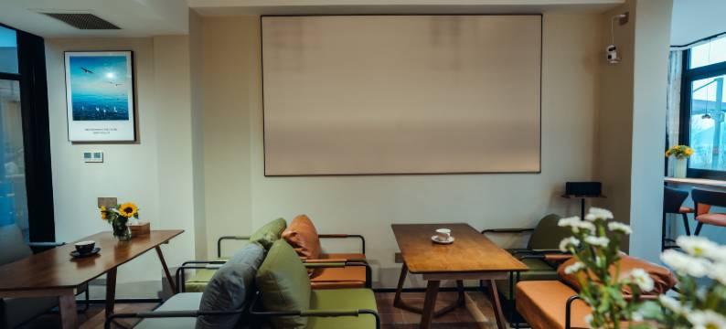 海岸云朵海景美宿图片