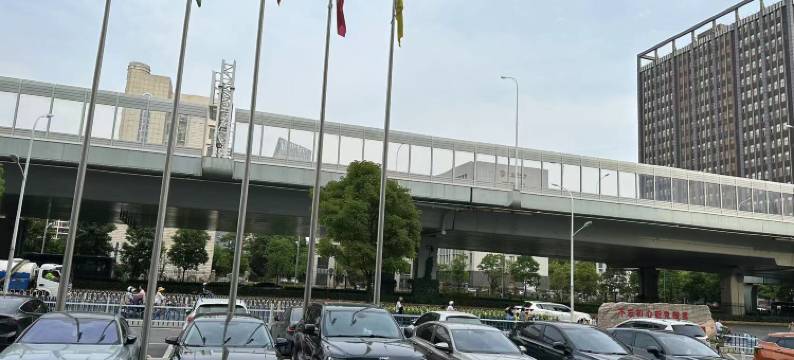 鑫阿丹园国际酒店(武汉金融港北地铁站店)图片