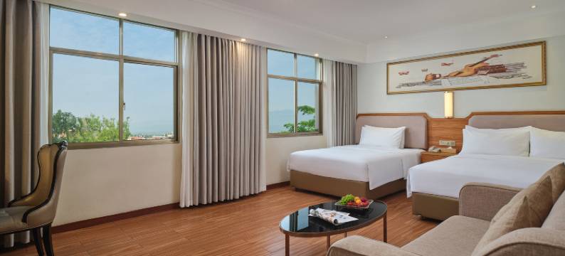 维也纳3好酒店(德宏芒市机场珠宝小镇店)图片