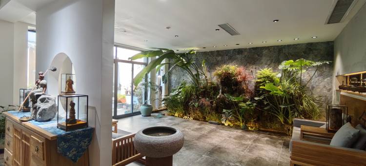 青苔迦舍民宿(开封万岁山大宋武侠城店)图片