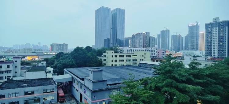 窝趣公寓(龙华汽车站清湖北地铁站店)图片