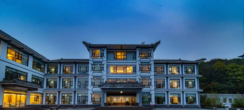 五朵山云上山居酒店图片