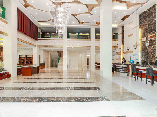 久龙·利斯卡尔酒店(酉州古城桃花源店)