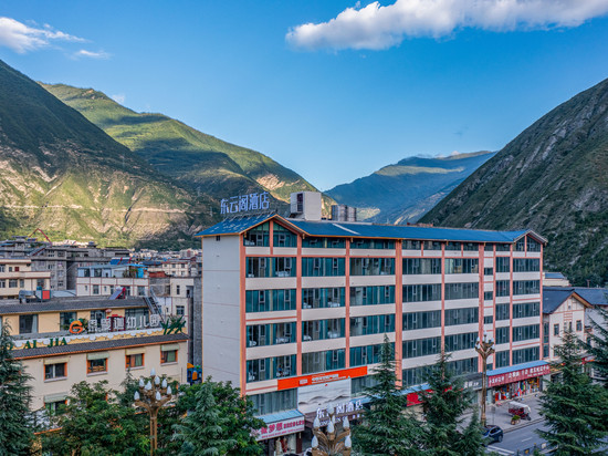 东云阁酒店(九寨沟店)