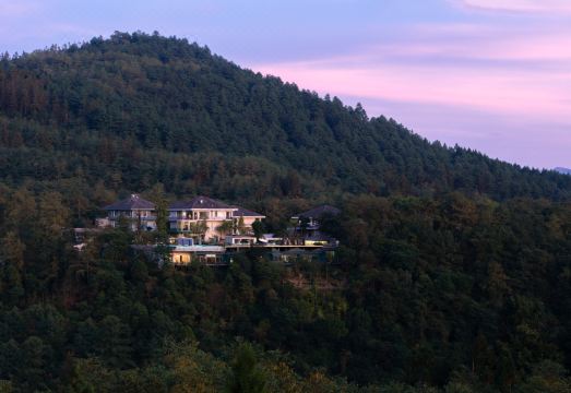 Qishan Yinshe Banshan Hot Spring Hotel over view