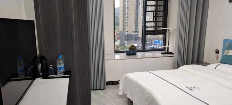 语晨金酒店图片