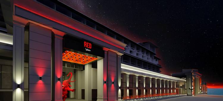 普吉岛芭东海滩丽芮酒店(Radisson RED Phuket Patong Beach)图片