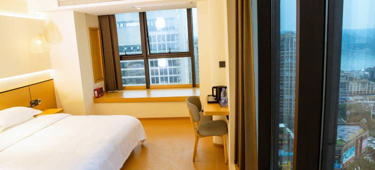 合江若妍民宿(金融商业中心美荔城店)图片