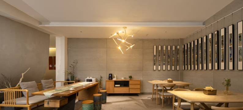 溪间堂艺术酒店(景德镇陶溪川步行街陶阳里景区店)图片