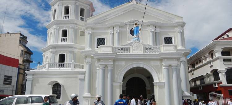 红多兹@圣费尔南多KBL暂住旅馆(RedDoorz @ KBL Transient Inn San Fernando)图片