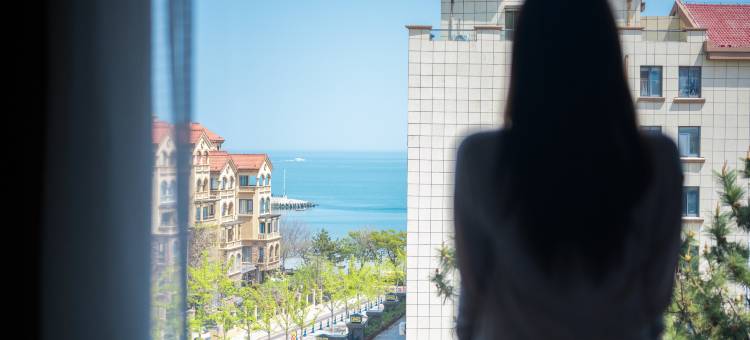 这有海·TheSea日出海景酒店(威海半月湾海水浴场店)图片