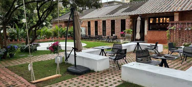 曲湾艺境民宿(北海银滩大道店)图片