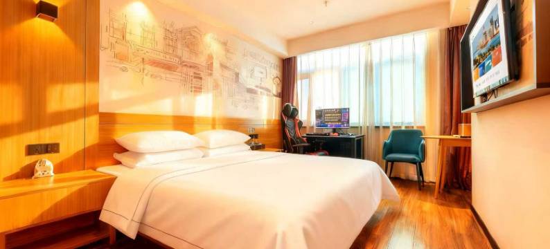 竞悦电竞酒店(遂川县政府步行街批发城店)图片