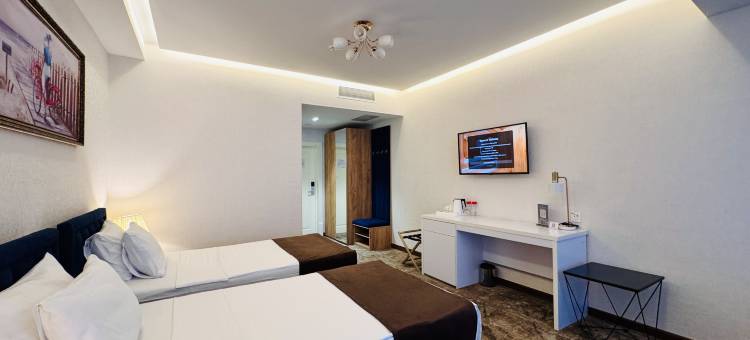 格拉纳特米尔酒店(Garnet Mir Hotel)图片