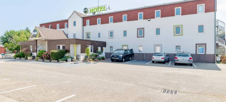 里昂圣博内米普兰民宿酒店(B&B Hotel Lyon Saint-Bonnet Mi-Plaine)图片