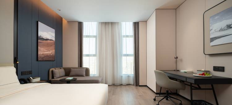 吐鲁番国泰民生广场军民共建路亚朵酒店图片