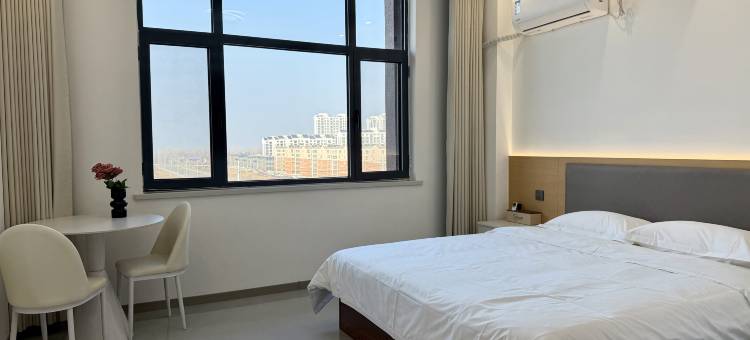 柒柒LOFT民宿(鲁商城市广场店)图片