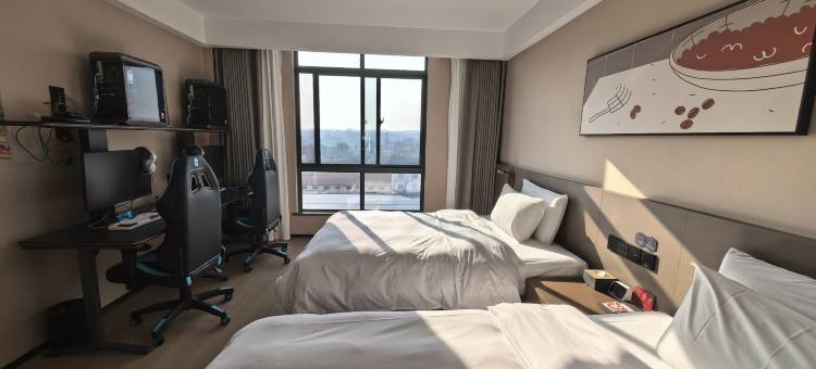 雷神电竞酒店(芜湖南陵客运中心店)图片