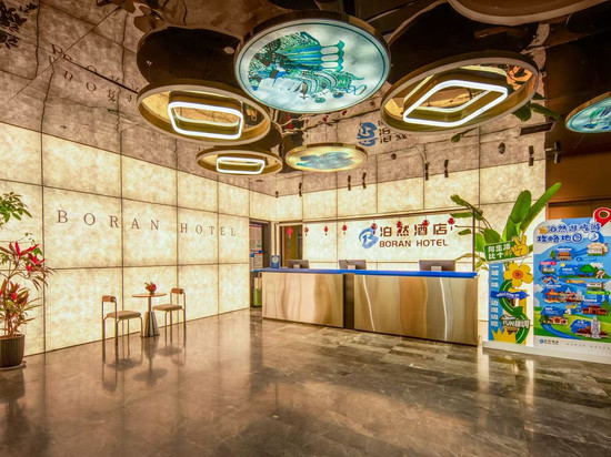 泊然酒店(太原柳巷钟楼街店)
