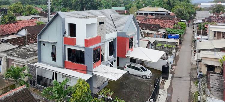 Urbanview锡巴亚克之家谏义里市火车站酒店(Urbanview Sibayak House near Stasiun Kediri)图片