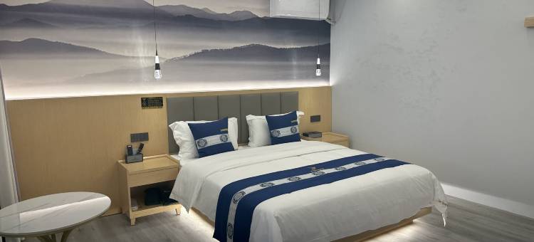 龙瑞智慧酒店(临沧火车站店)图片