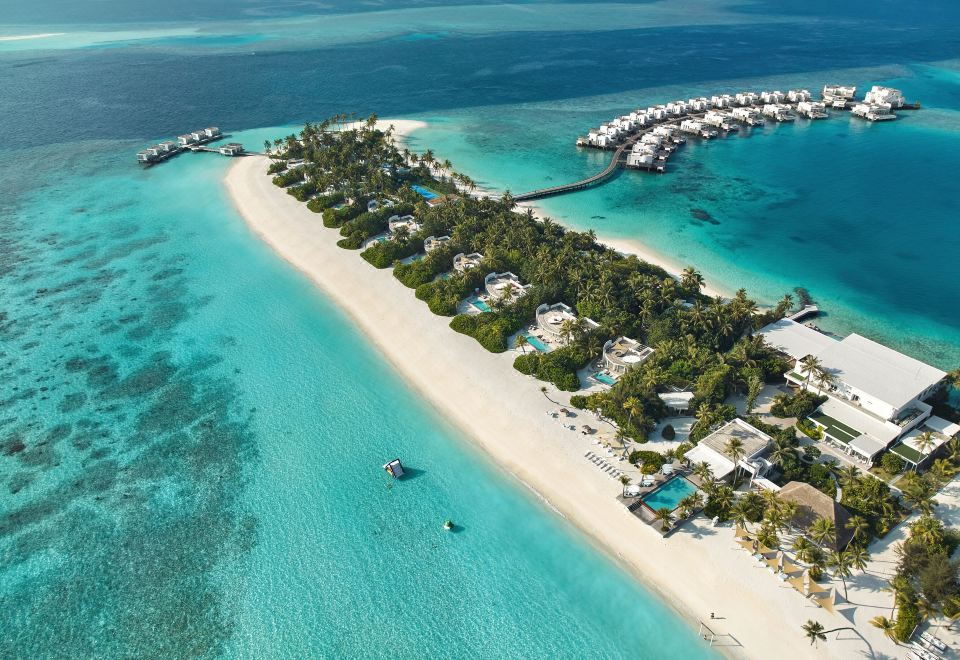Jumeirah Olhahali Island Maldives Hotel Overview