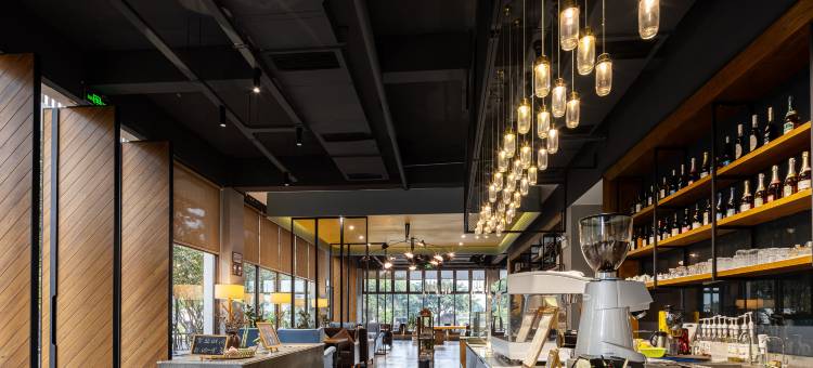 广汉水玲珑湖畔度假酒店(欢乐水世界店)图片