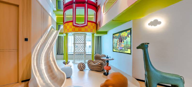 米奥米亲子酒店(青岛五四广场延安三路地铁站店)图片