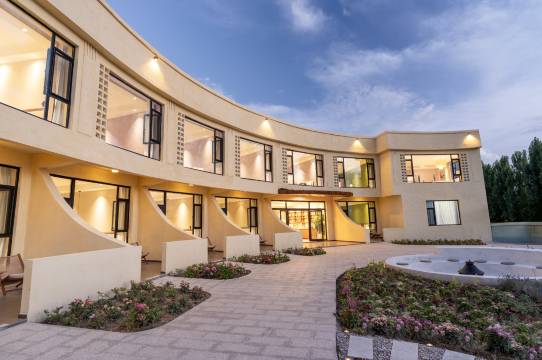 霍城雅舍美宿(晃晃村店)