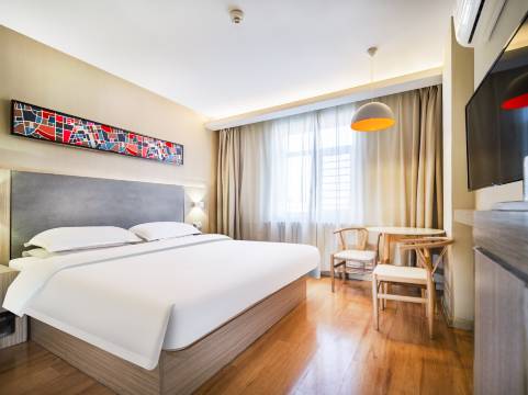 怡莱酒店(聊城市东昌湖店)