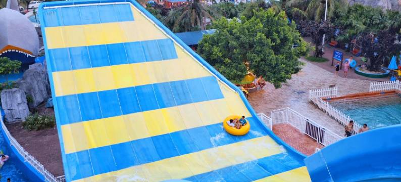 畔山海墅度假酒店(阳江海陵岛大角湾螺州海滨公园店)图片