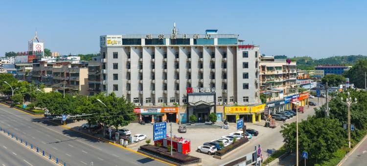 柏曼酒店(自贡富顺沿滩高铁站店)图片