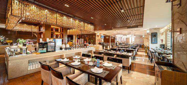 兴义国龙雅阁大酒店(穿云洞公园荷花巷步行街店)图片