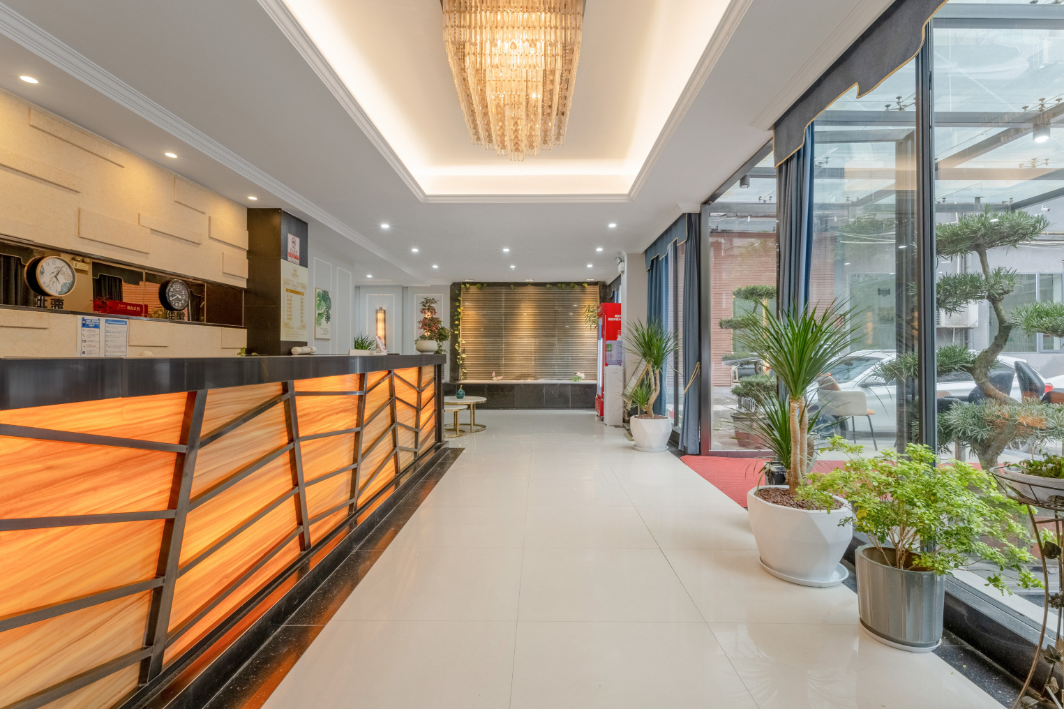 Holiday Inn CenturyHotel Overview