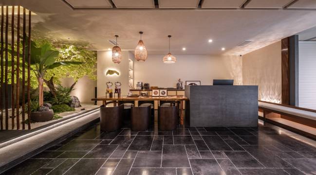 柒川酒店(成都宽窄巷子人民公园地铁站店)