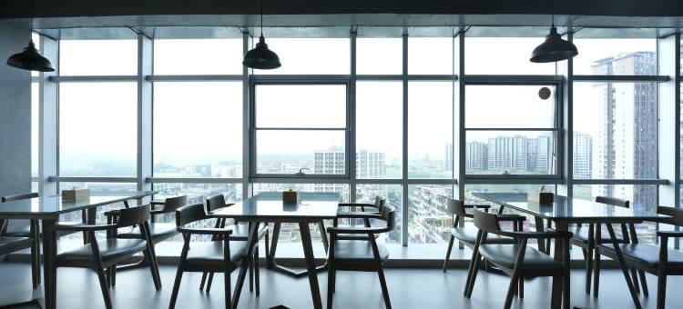 四季酒店(康建城西南医科大学附属医院店)图片